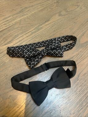 H&M Black & Black-Pattern Men’s Bow Tie Set